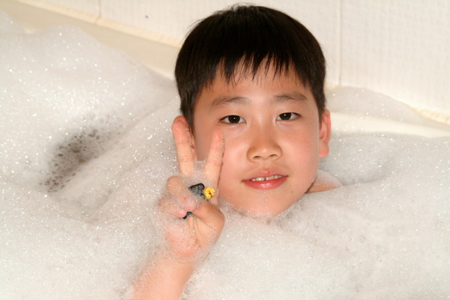 거품목욕하는 창민이 - 거품; 목욕; 거품목욕; 김창민; bubble; 