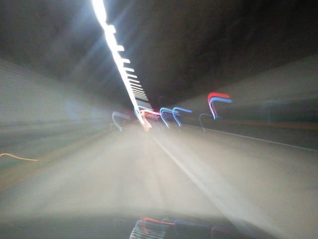 사진110405_057 - 고속도로; 터널; 불빛; 