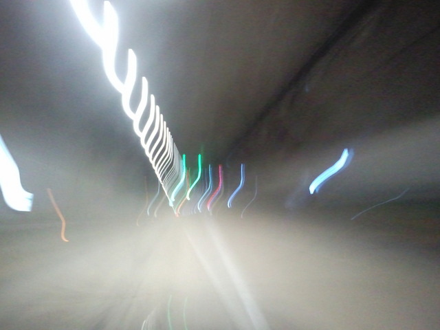 사진110405_054 - 고속도로; 터널; 불빛; 