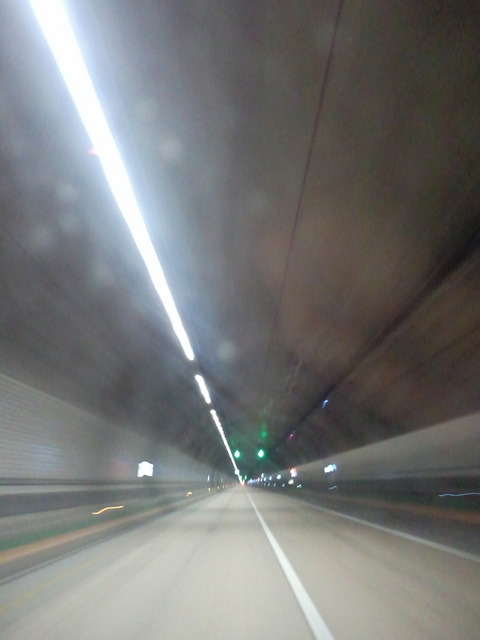 사진110405_053 - 고속도로; 터널; 불빛; 