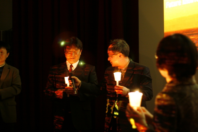 2009-01-16 193 - 강무영; 류범종; 최희윤; 촛불; 