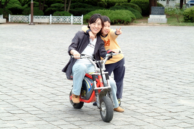 오토바이타는 정지은, 김창민 - 오토바이; 정지은; 김창민; 